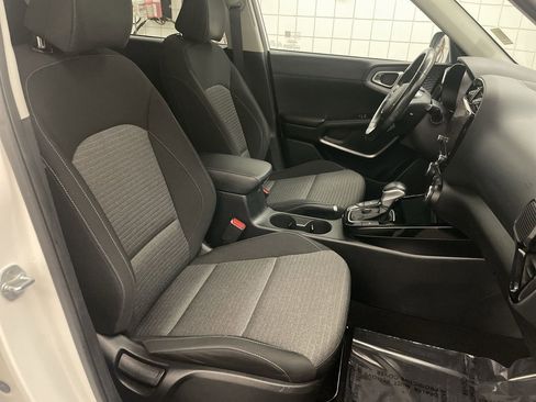 Used 2023 Kia Soul EX image 22