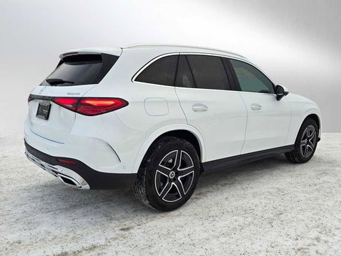 Used 2025 Mercedes-Benz GLC 350e 4MATIC image 7