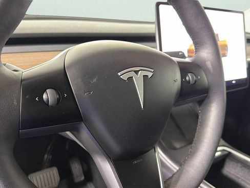 Used 2025 Tesla Model Y Long Range RWD image 20