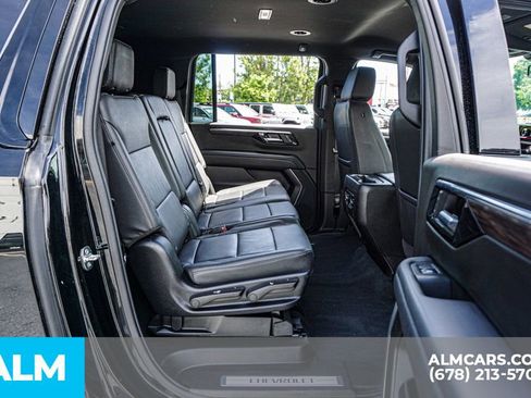 Used 2025 Chevrolet Suburban Z71 AWD/4WD image 24