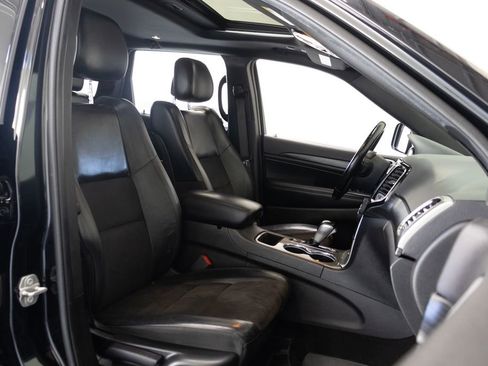 Used 2021 Jeep Grand Cherokee Laredo X AWD/4WD image 22
