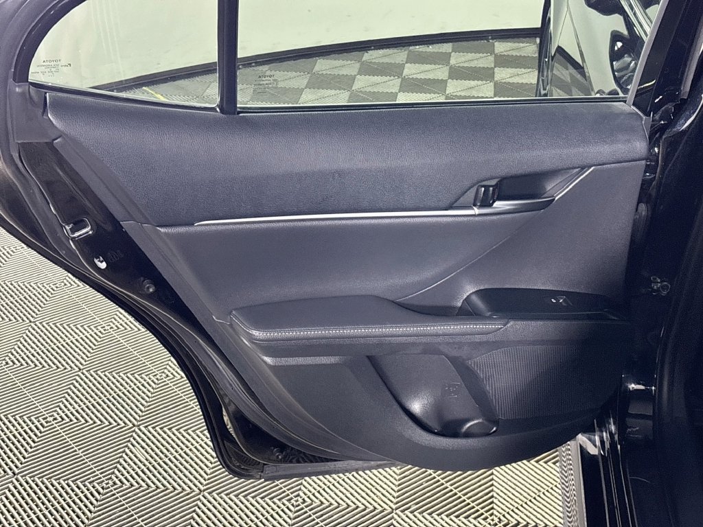 Used 2020 Toyota Camry XSE FWD image 18