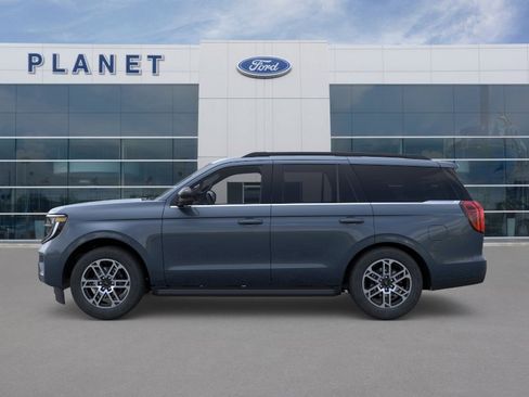 New 2026 Ford Expedition Active RWD image 3