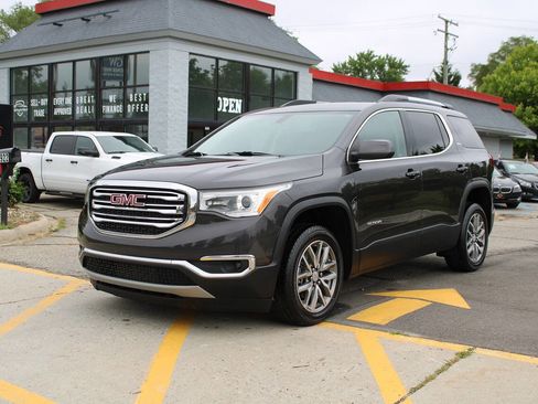 Used 2019 GMC Acadia SLE w/ Driver Alert Package I image 5