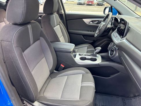 Used 2025 Chevrolet Blazer LT image 38