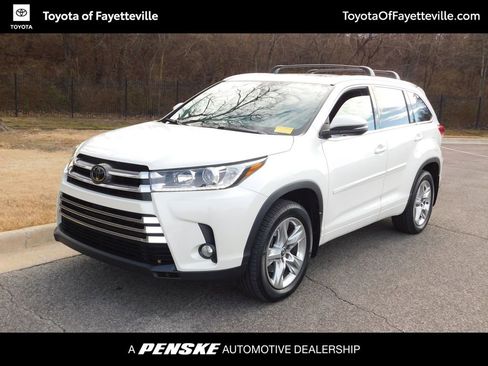Used 2018 Toyota Highlander Limited image 1