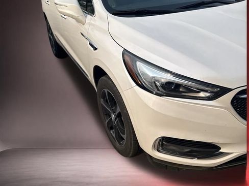 Used 2020 Buick Enclave Essence w/ Sport Touring Edition FWD image 7