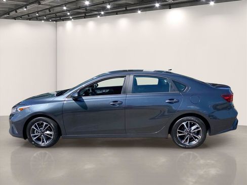 Certified 2023 Kia Forte LXS FWD image 5
