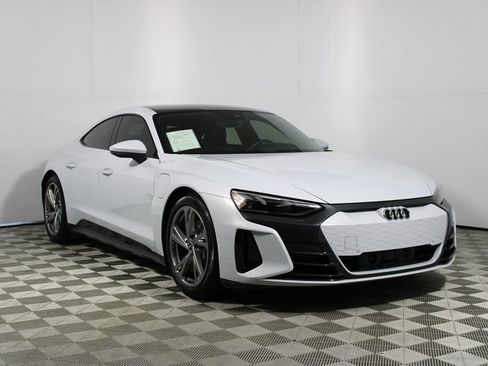 Used 2023 Audi e-tron GT Premium Plus image 37