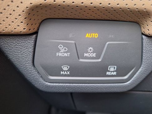 New 2026 Volkswagen Atlas Cross Sport SE image 12