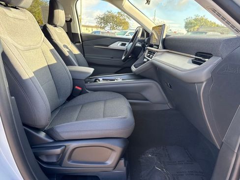 New 2026 Ford Explorer Active image 21