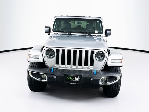 Used 2023 Jeep Wrangler Unlimited Sahara w/ Dual Top Group AWD/4WD image 2