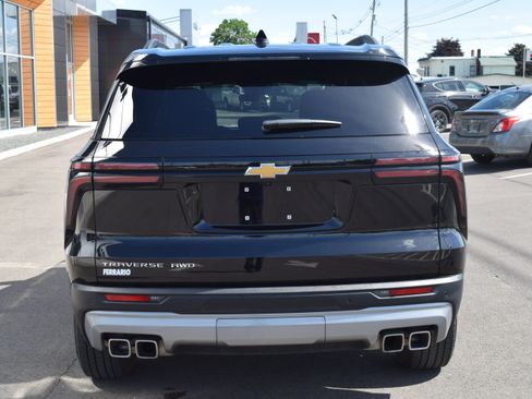 Used 2026 Chevrolet Traverse LT AWD/4WD image 7