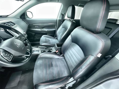 Used 2024 Mitsubishi Outlander Sport SE image 18