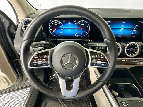 Certified 2023 Mercedes-Benz GLA 250 4MATIC image 11