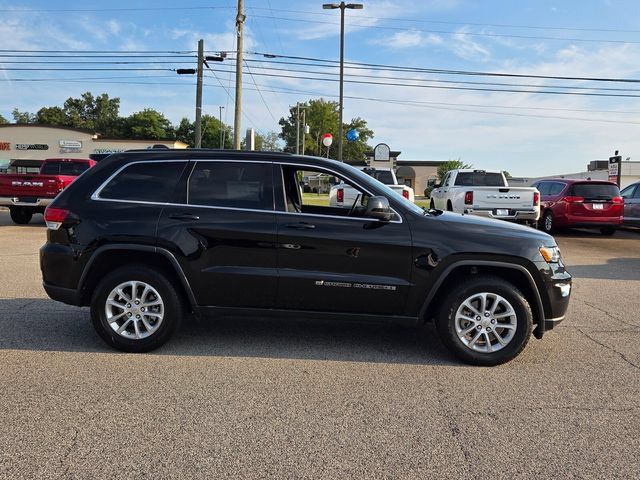 Used 2022 Jeep Grand Cherokee Laredo E w/ Security & Convenience Group RWD image 16