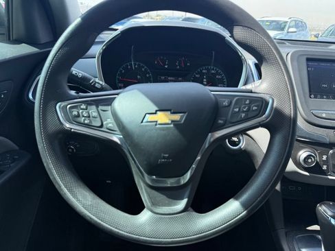 Used 2021 Chevrolet Equinox LS FWD image 12