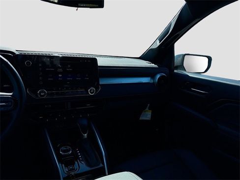 New 2024 Chevrolet Colorado LT w/ LT Convenience Package III image 30