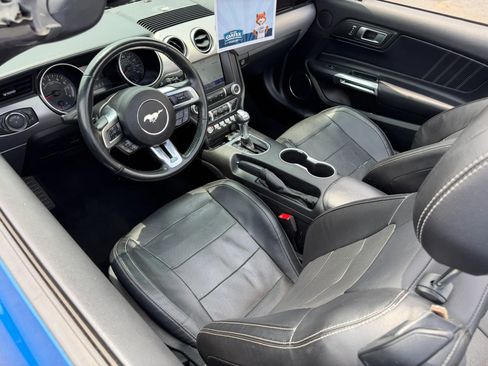Used 2020 Ford Mustang Premium RWD image 7