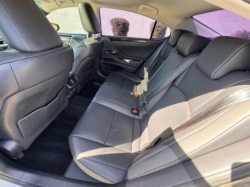 Used 2020 Lexus ES 300h w/ Premium Package image 16