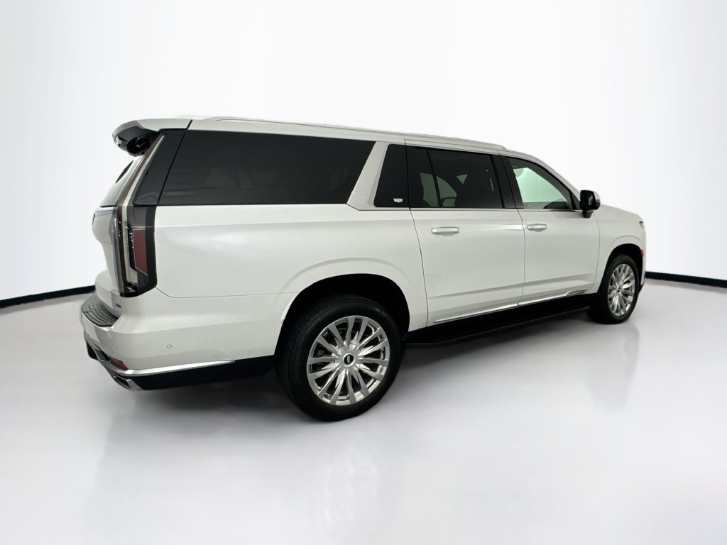 Used 2024 Cadillac Escalade ESV Premium Luxury AWD/4WD image 5