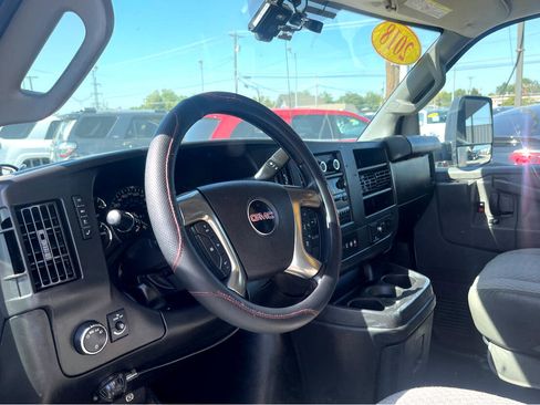 Used 2018 GMC Savana 4500 w/ Power Convenience Package image 8