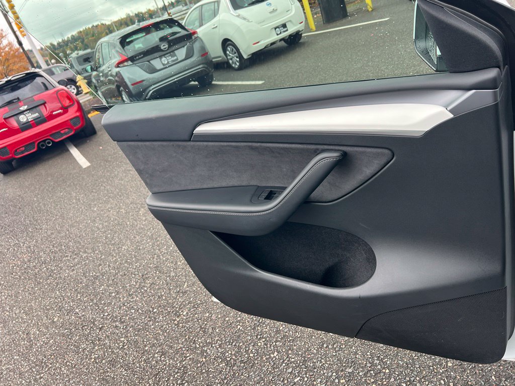 Used 2023 Tesla Model Y Performance AWD/4WD image 17