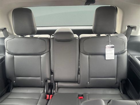 New 2025 Ford Expedition Active image 16