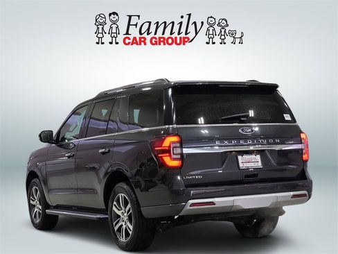 Used 2023 Ford Expedition Limited image 3