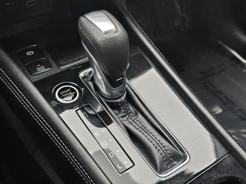 Used 2024 Nissan Kicks SR w/ SR Premium Package FWD image 27