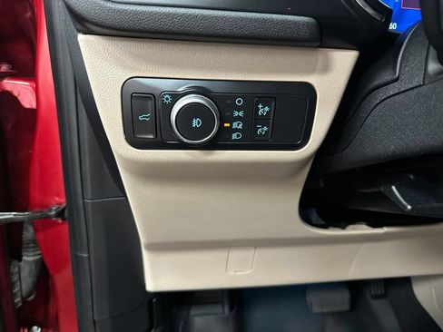 Used 2020 Ford Escape Titanium AWD/4WD image 34