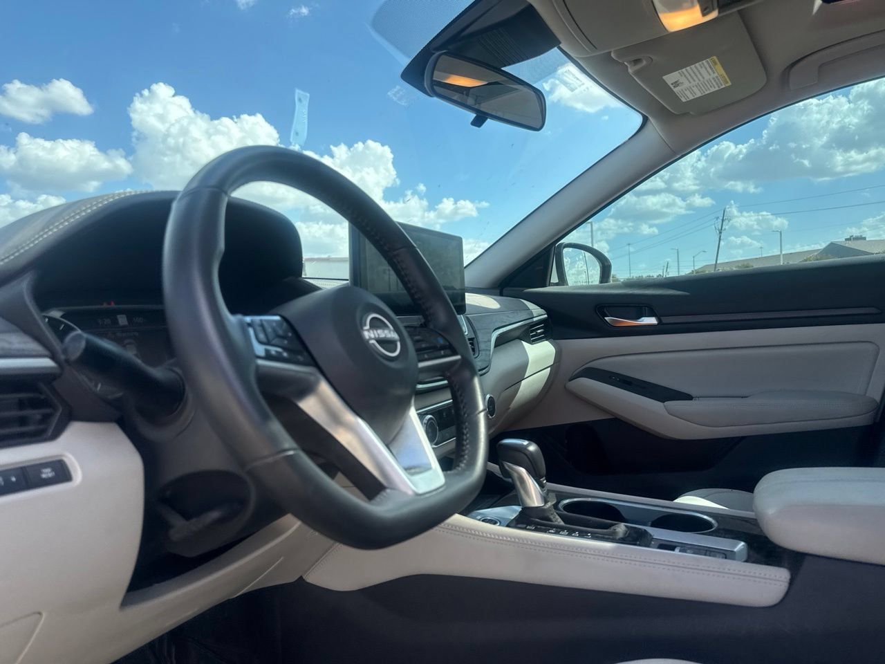 Certified 2024 Nissan Altima 2.5 SV w/ SV Premium Package FWD image 39