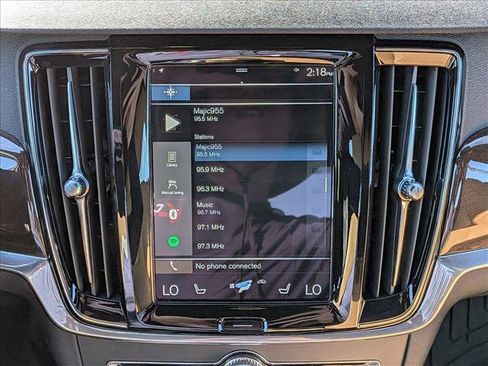 Used 2020 Volvo S90 T6 Momentum image 11