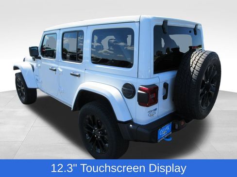 Used 2024 Jeep Wrangler Unlimited Sahara w/ Technology Group AWD/4WD image 3
