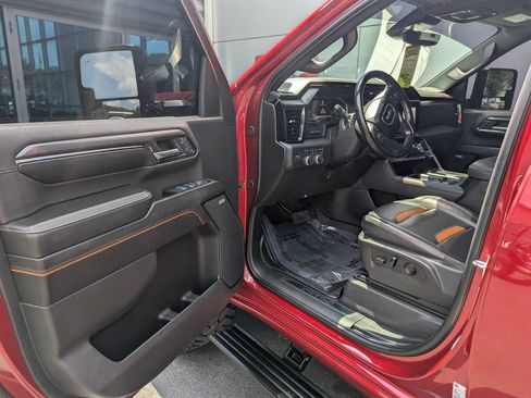 Used 2024 GMC Sierra 2500 AT4 w/ AT4 Premium Plus Package AWD/4WD image 9