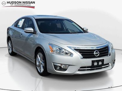 Used 2014 Nissan Altima 2.5 SL w/ Moonroof Package