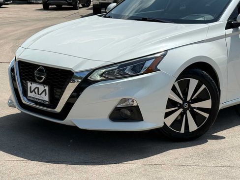 Used 2019 Nissan Altima 2.5 SL FWD image 2