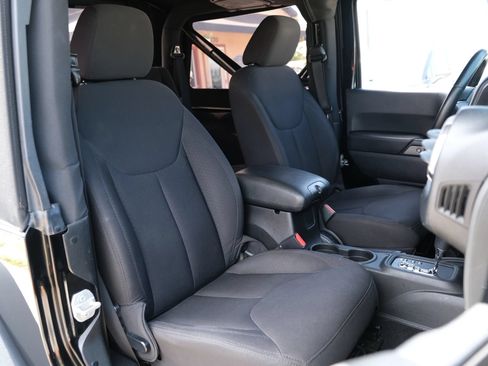 Used 2015 Jeep Wrangler Sport AWD/4WD image 11