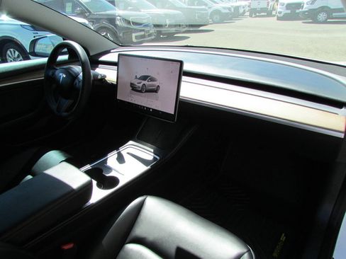 Used 2023 Tesla Model 3 Standard Range RWD image 19