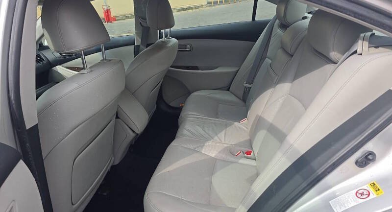 Used 2010 Lexus ES 350 w/ Preferred Accessory Package FWD image 14