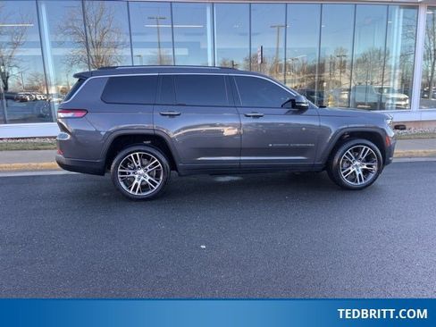 Used 2022 Jeep Grand Cherokee L Limited image 9