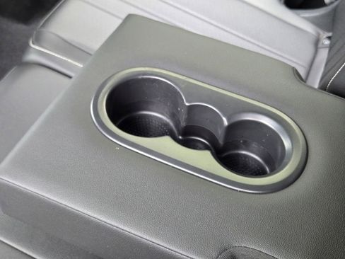 Used 2023 Volkswagen Tiguan SE R-Line image 39