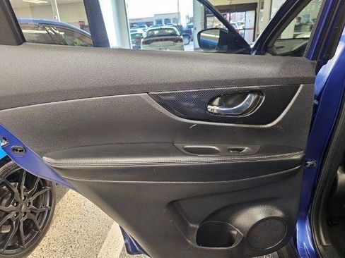 Used 2018 Nissan Rogue SL AWD/4WD image 29