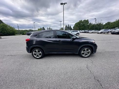 Used 2016 Honda HR-V LX image 2