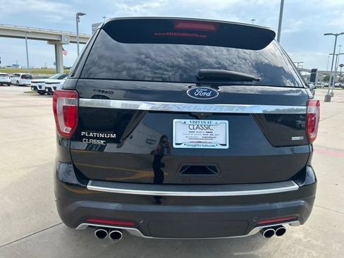 Used 2018 Ford Explorer Platinum AWD/4WD image 9