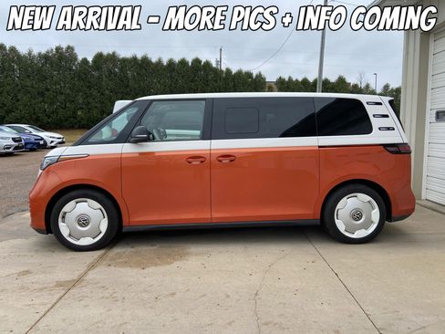 Used 2025 Volkswagen ID. Buzz 1st Edition image 2