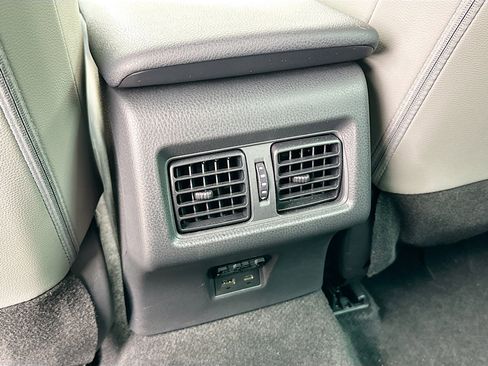 Used 2025 Toyota Camry SE w/ Convenience Package FWD image 24