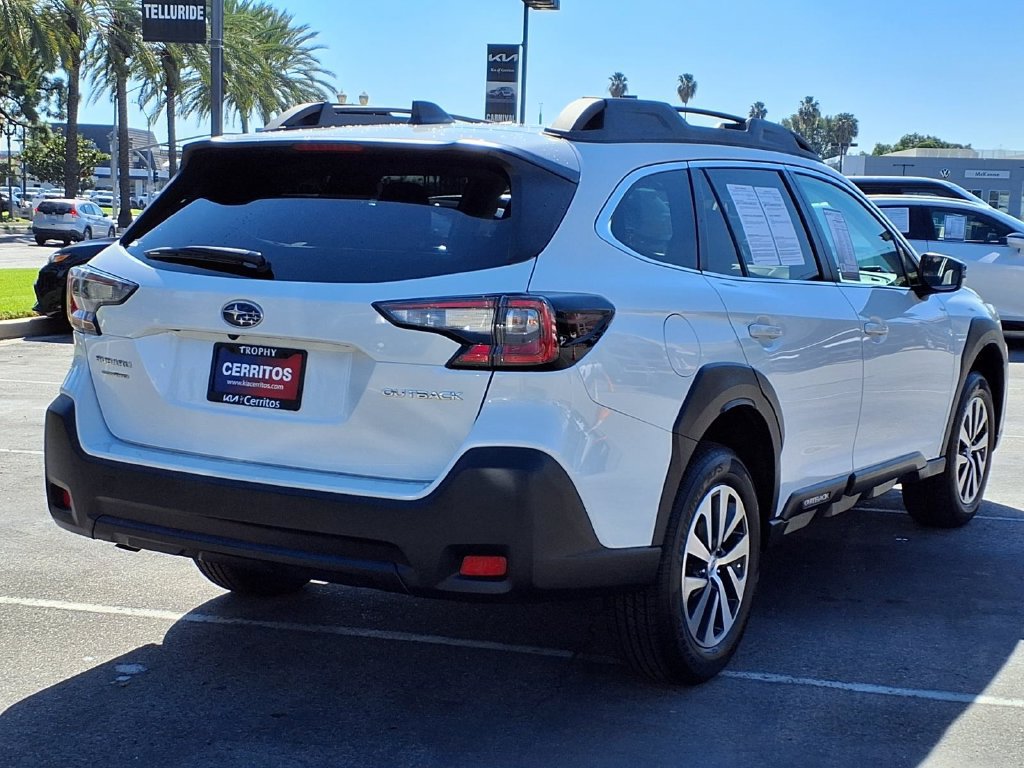 Used 2024 Subaru Outback Premium AWD/4WD image 5