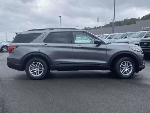 New 2026 Ford Explorer Active RWD image 2
