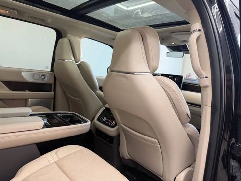Used 2021 Lincoln Navigator Reserve AWD/4WD image 26